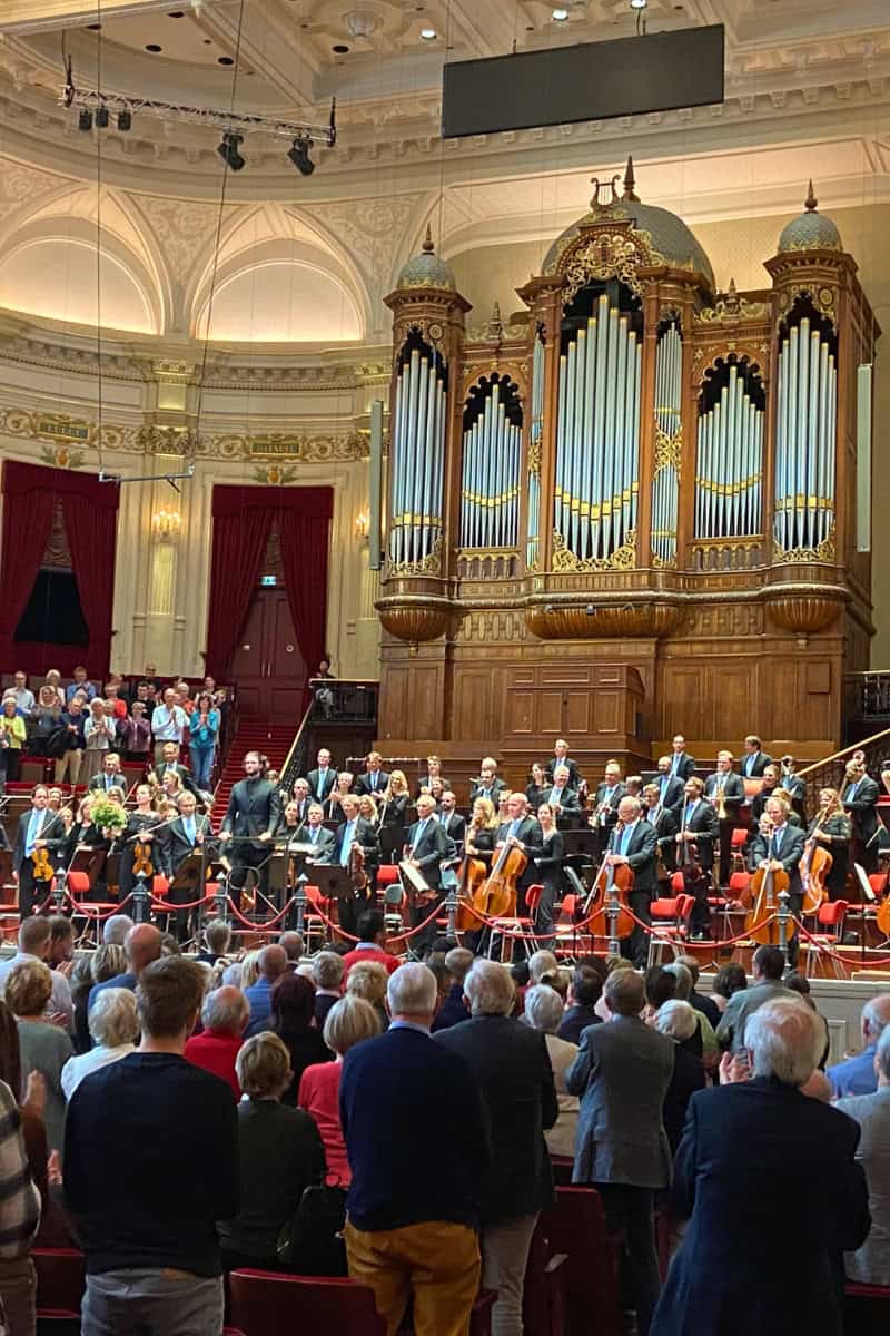 Assistir a um concerto no Concertgebouw é uma experiência.