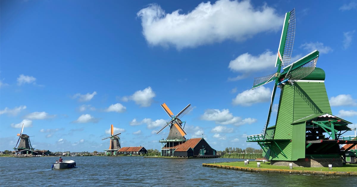 Die Windmühlen von Zaanse Schans in den Niederlanden.